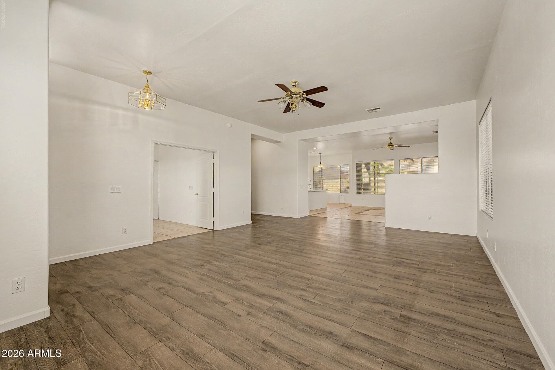 530 S BAHAMA Drive, Gilbert, AZ 85296 — photo 8 of 36