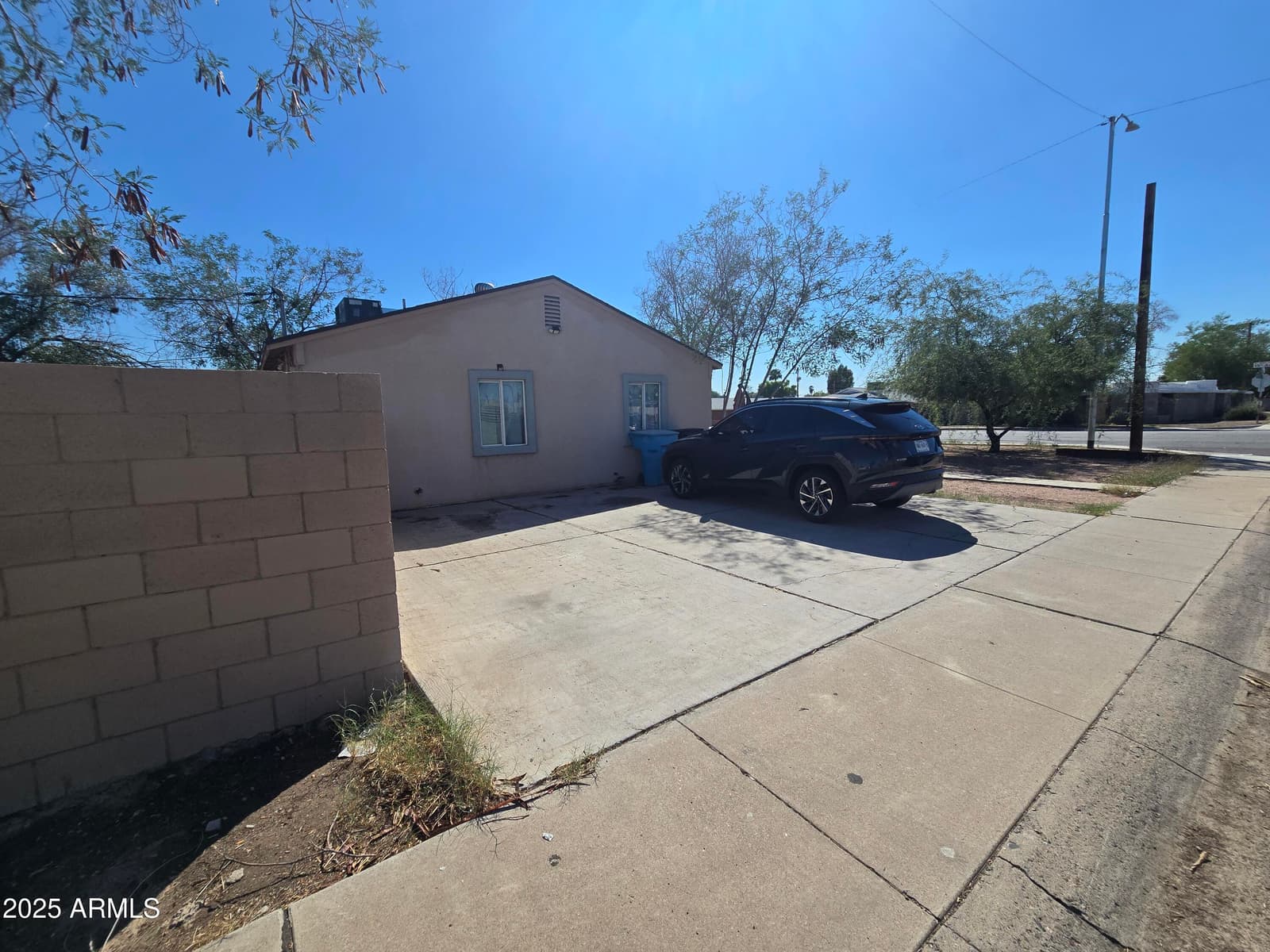 3845 N 15TH Avenue, Phoenix, AZ 85015 — photo 2 of 10