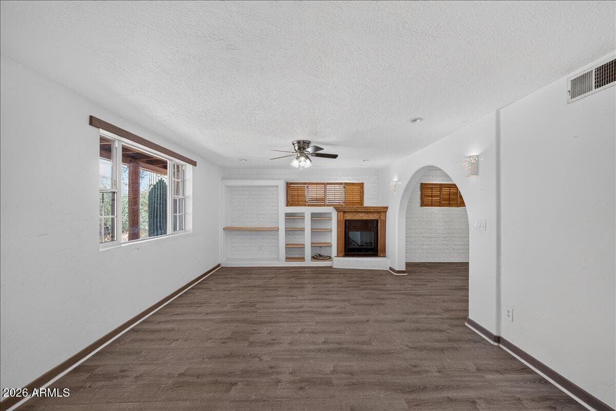 602 W CIRCLE MOUNTAIN Road, New River, AZ 85087 — photo 13 of 27