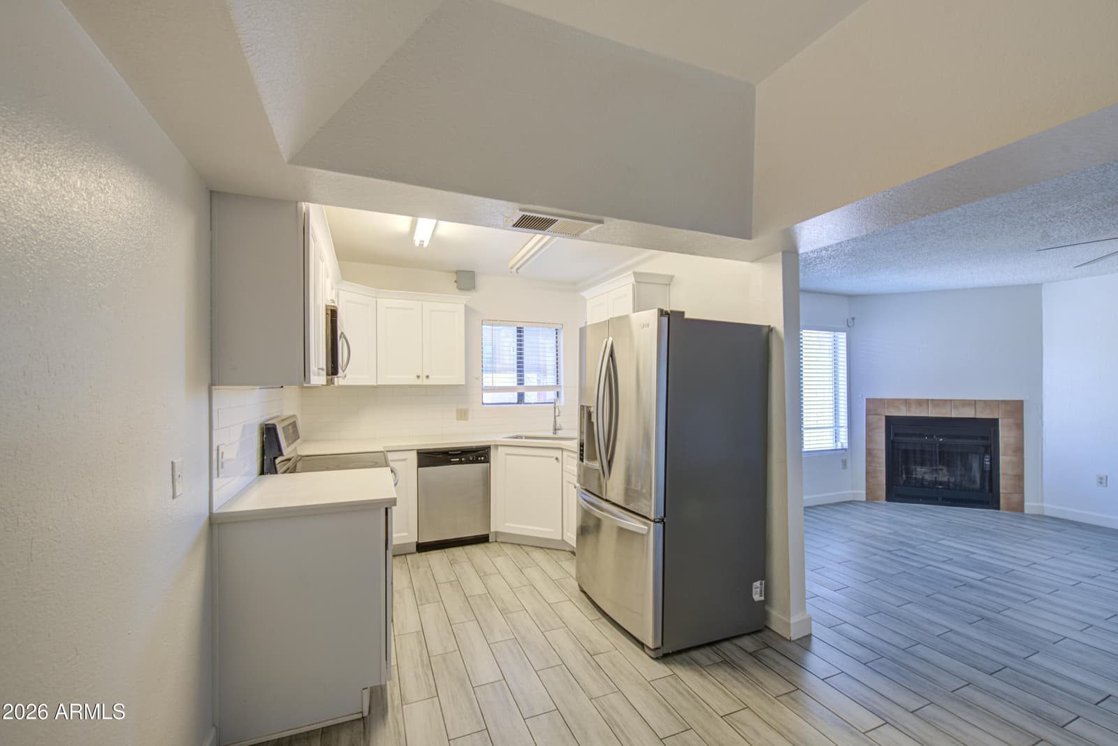 3001 E GRANDVIEW Road 8, Phoenix, AZ 85032 — photo 13 of 29
