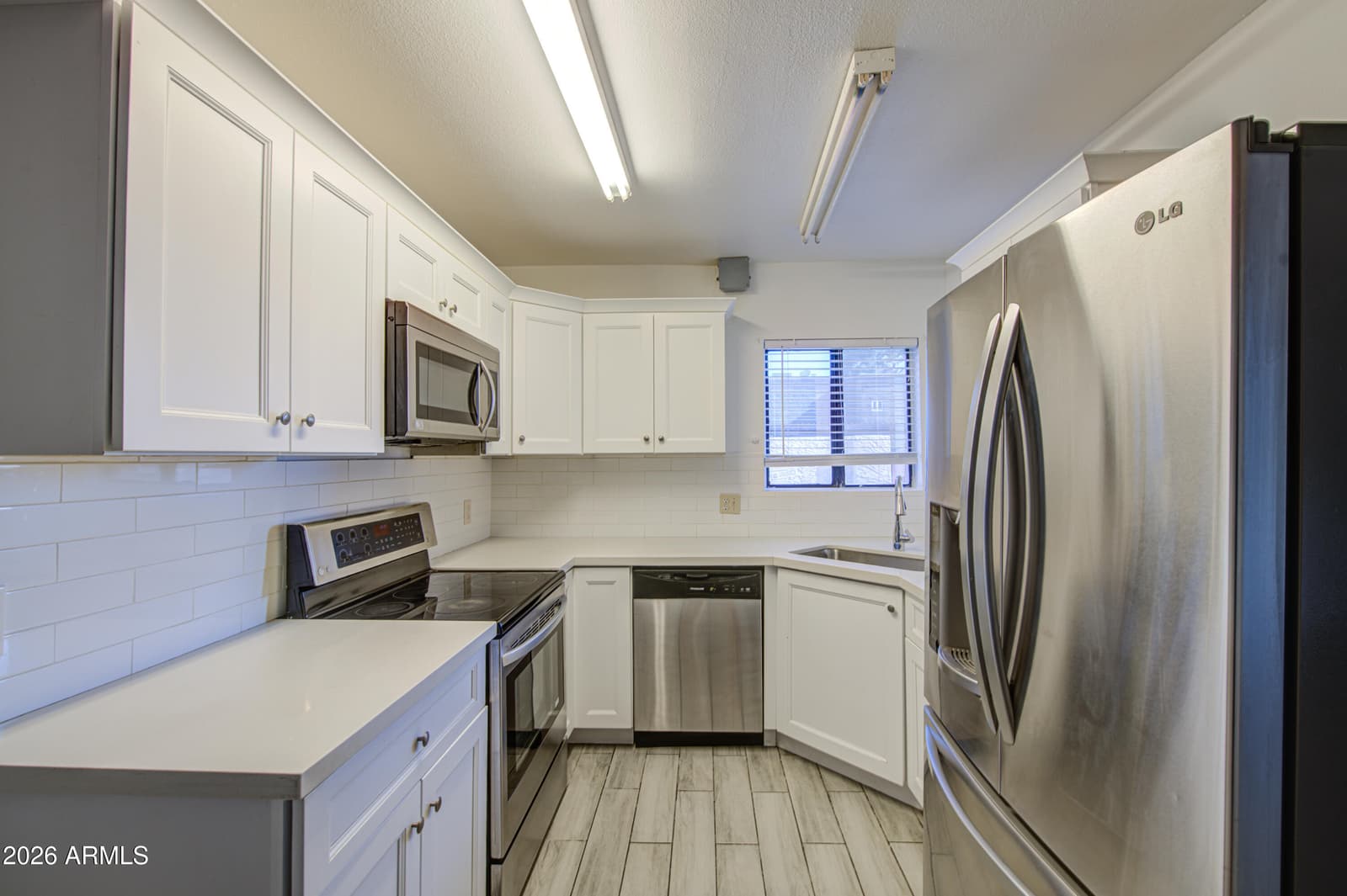 3001 E GRANDVIEW Road 8, Phoenix, AZ 85032 — photo 14 of 29