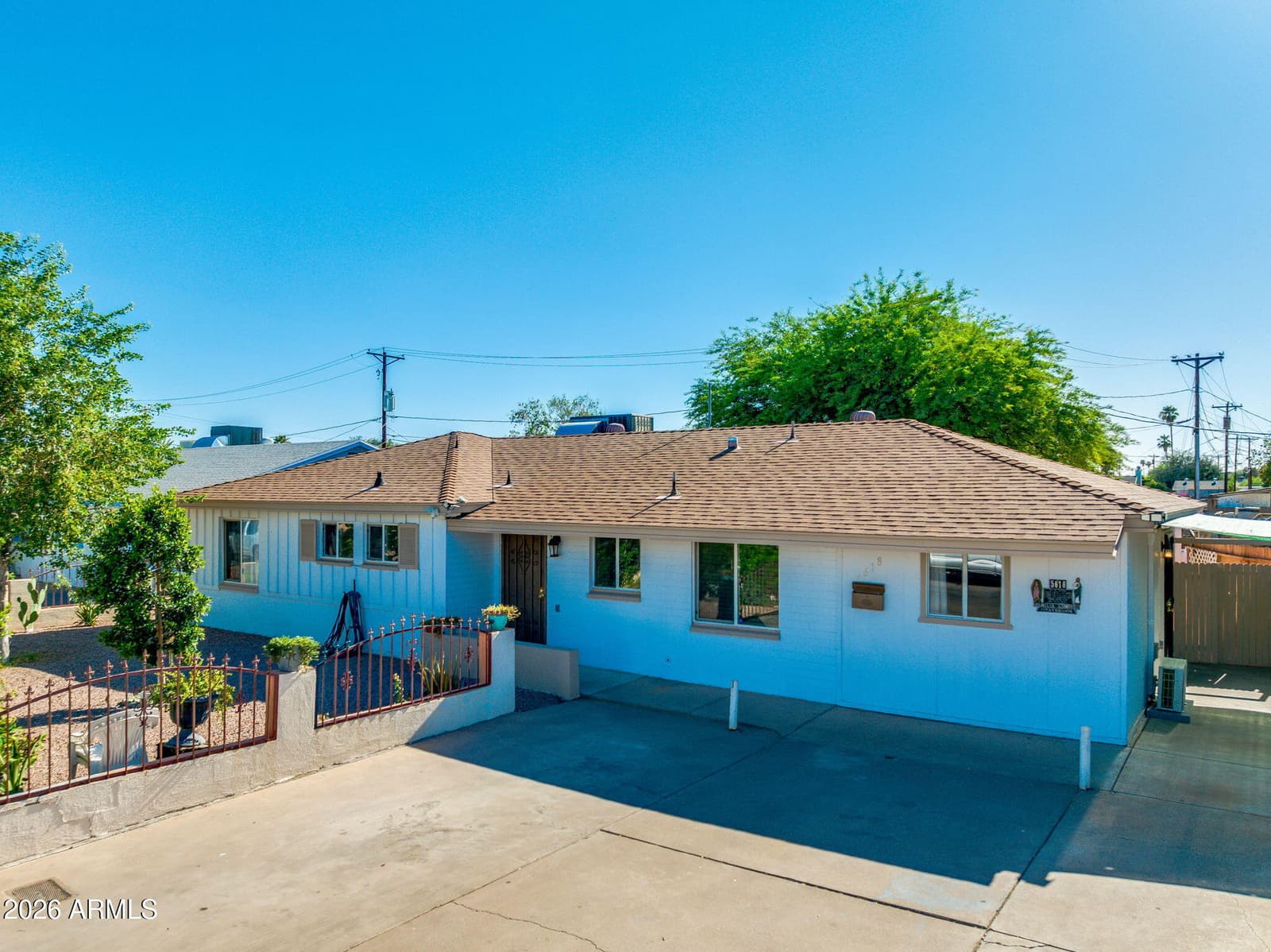 5618 N 35TH Drive, Phoenix, AZ 85019 — photo 4 of 45