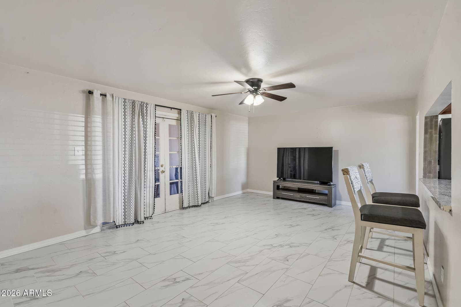 5618 N 35TH Drive, Phoenix, AZ 85019 — photo 6 of 45