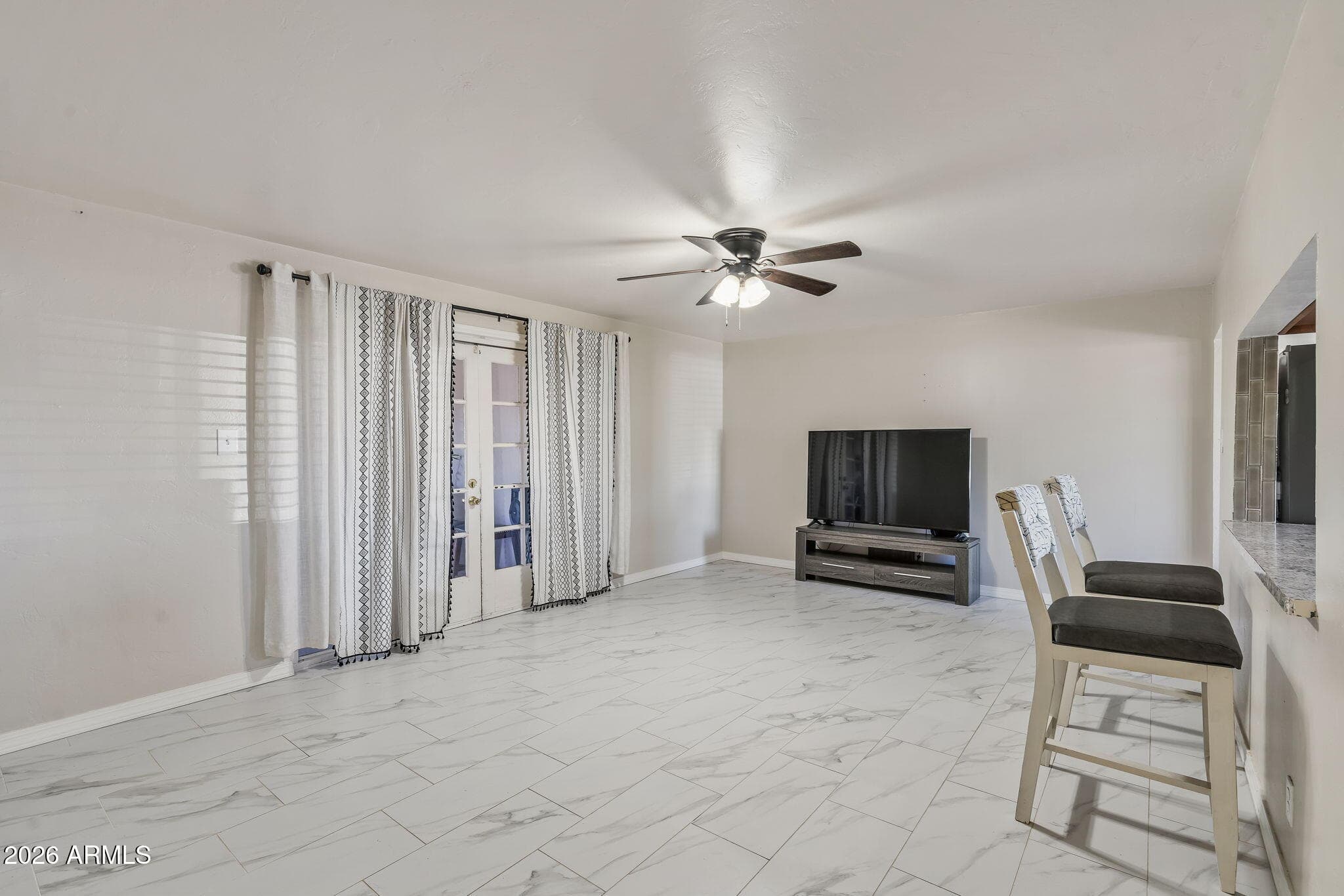 5618 N 35TH Drive, Phoenix, AZ 85019 — photo 6 of 45
