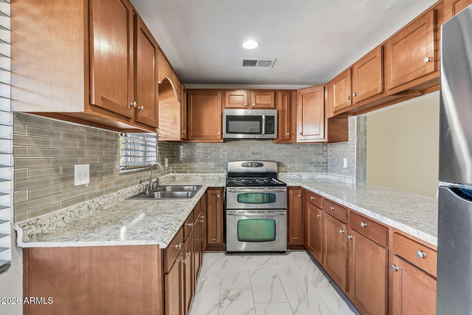 5618 N 35TH Drive, Phoenix, AZ 85019 — photo 11 of 45