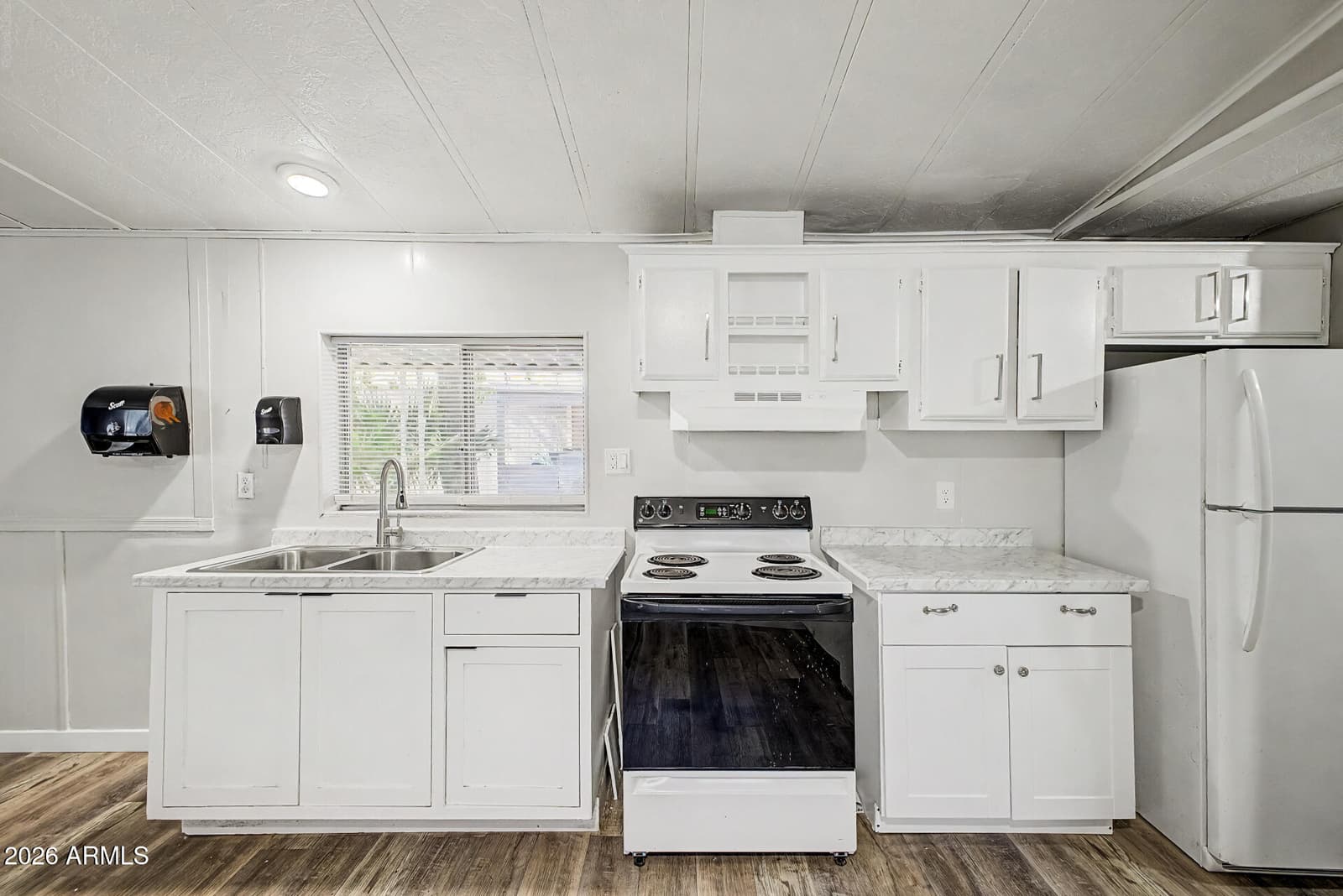 8601 N 71st Avenue 83, Glendale, AZ 85301 — photo 14 of 28