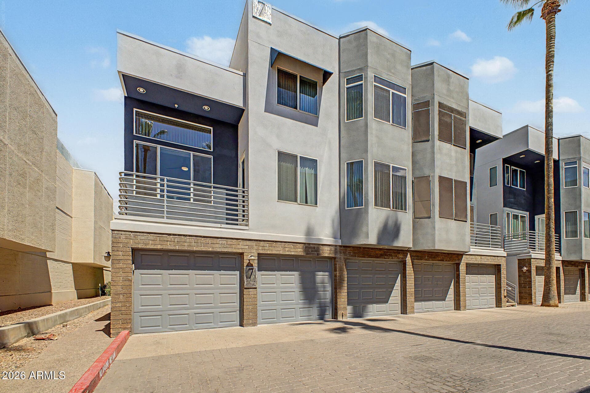 3633 N 3RD Avenue 2051, Phoenix, AZ 85013 — photo 3 of 37