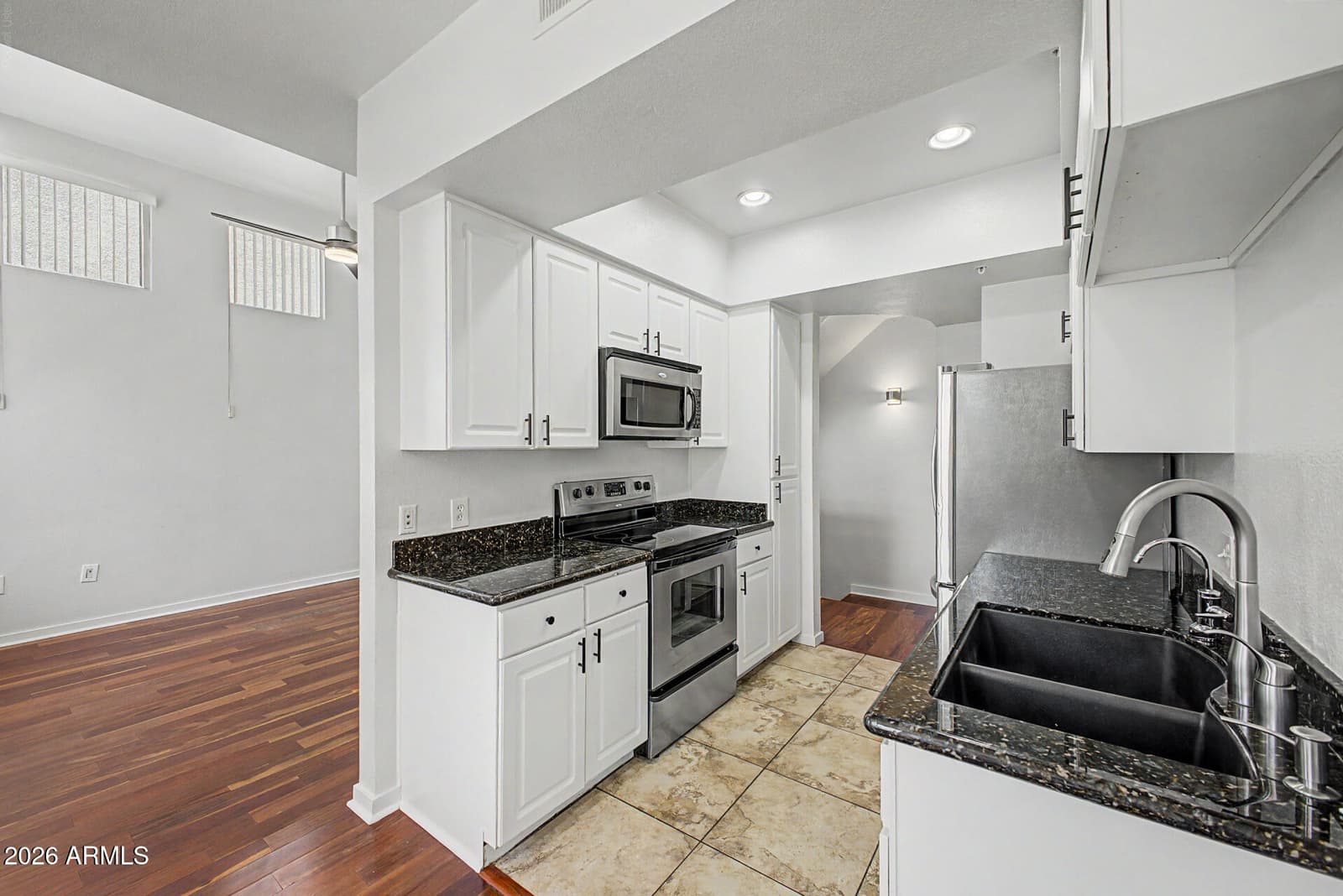 3633 N 3RD Avenue 2051, Phoenix, AZ 85013 — photo 11 of 37