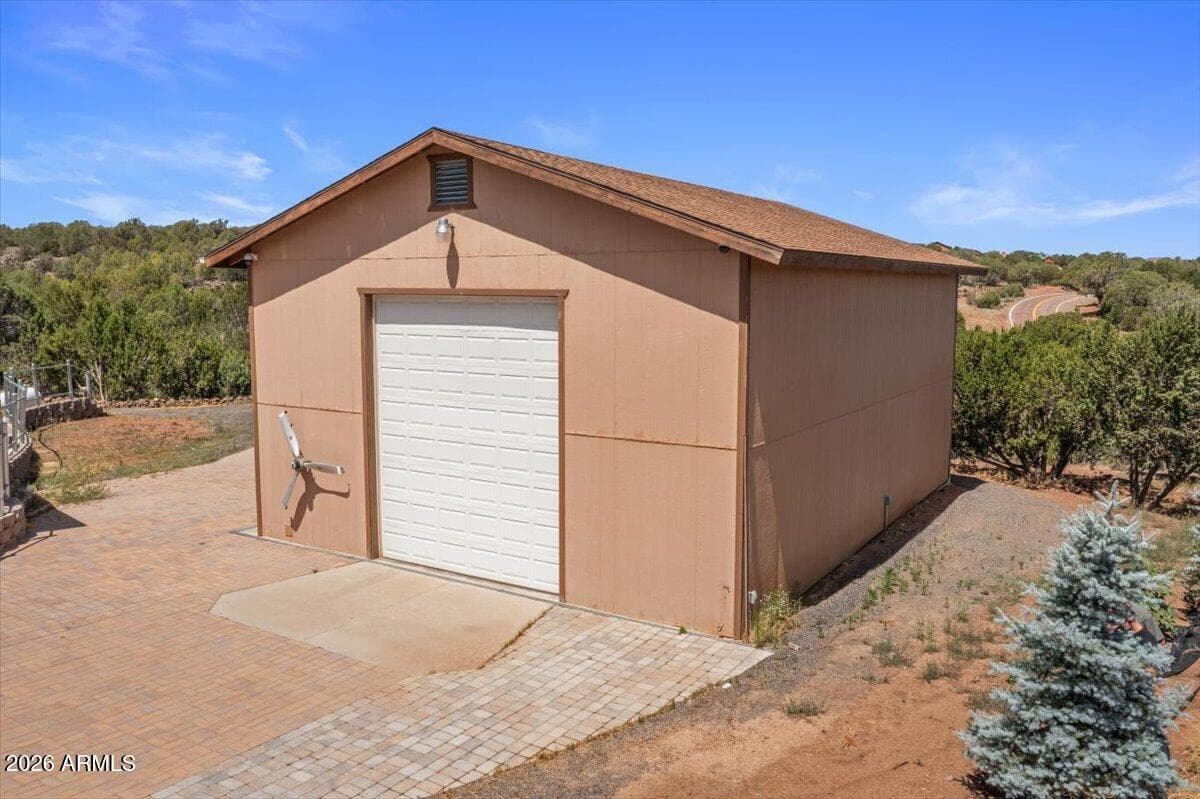 8315 SILVER CREEK Drive, Show Low, AZ 85901 — photo 34 of 42