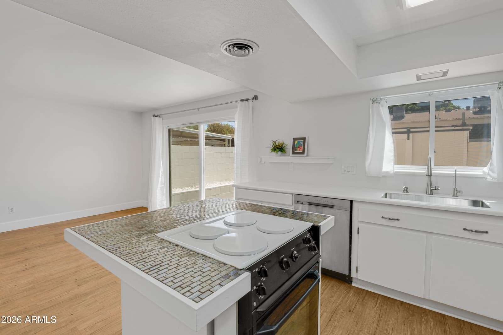 1542 W CAMPBELL Avenue, Phoenix, AZ 85015 — photo 16 of 45