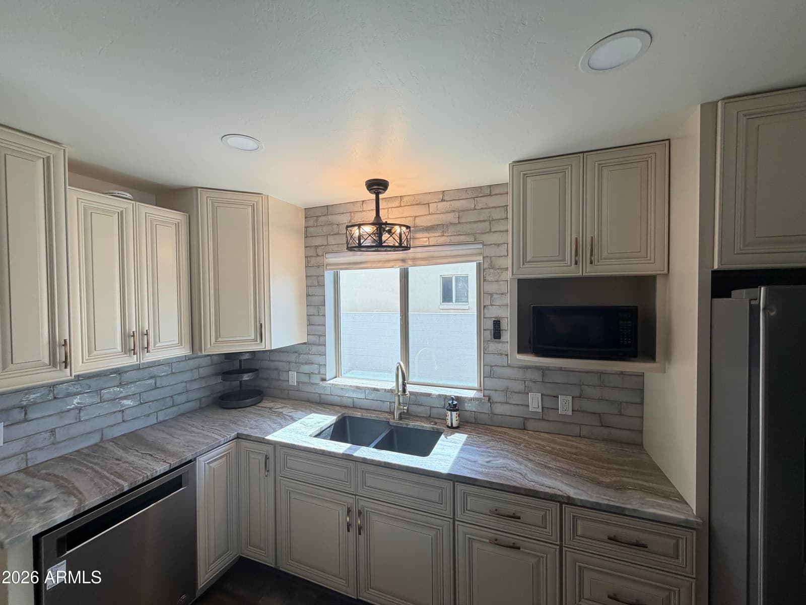 2031 E CAIRO Drive, Tempe, AZ 85282 — photo 15 of 54