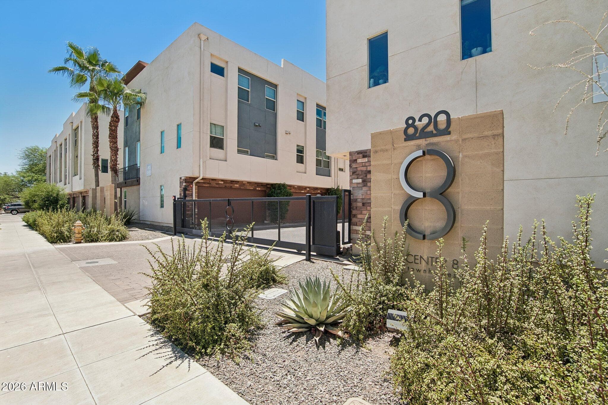 820 N 8TH Avenue 18, Phoenix, AZ 85007 — photo 1 of 26