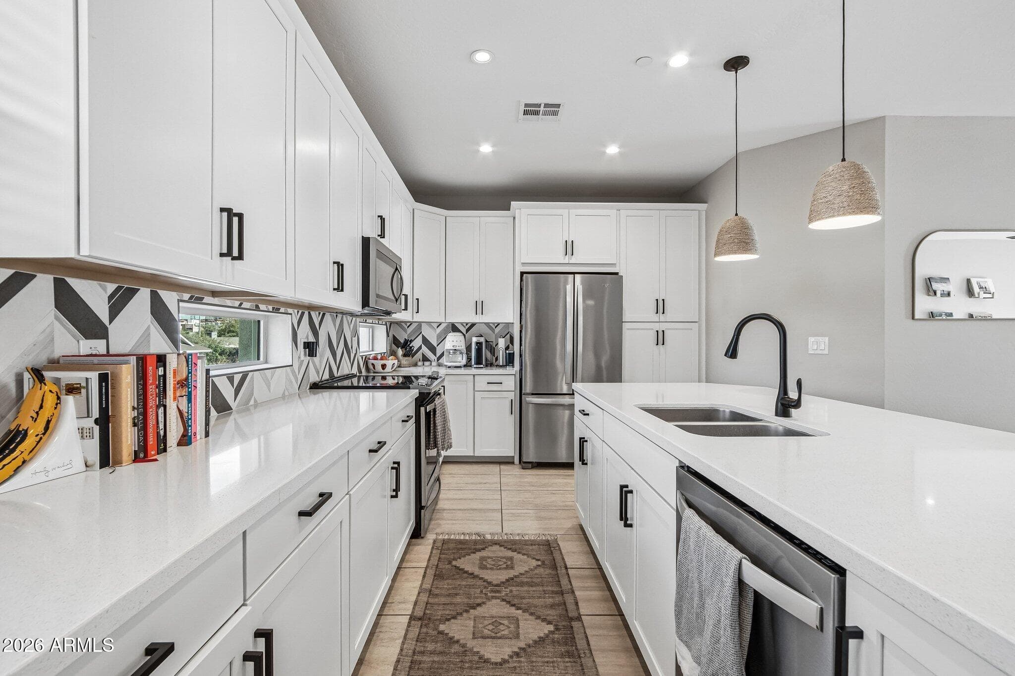 820 N 8TH Avenue 18, Phoenix, AZ 85007 — photo 9 of 26