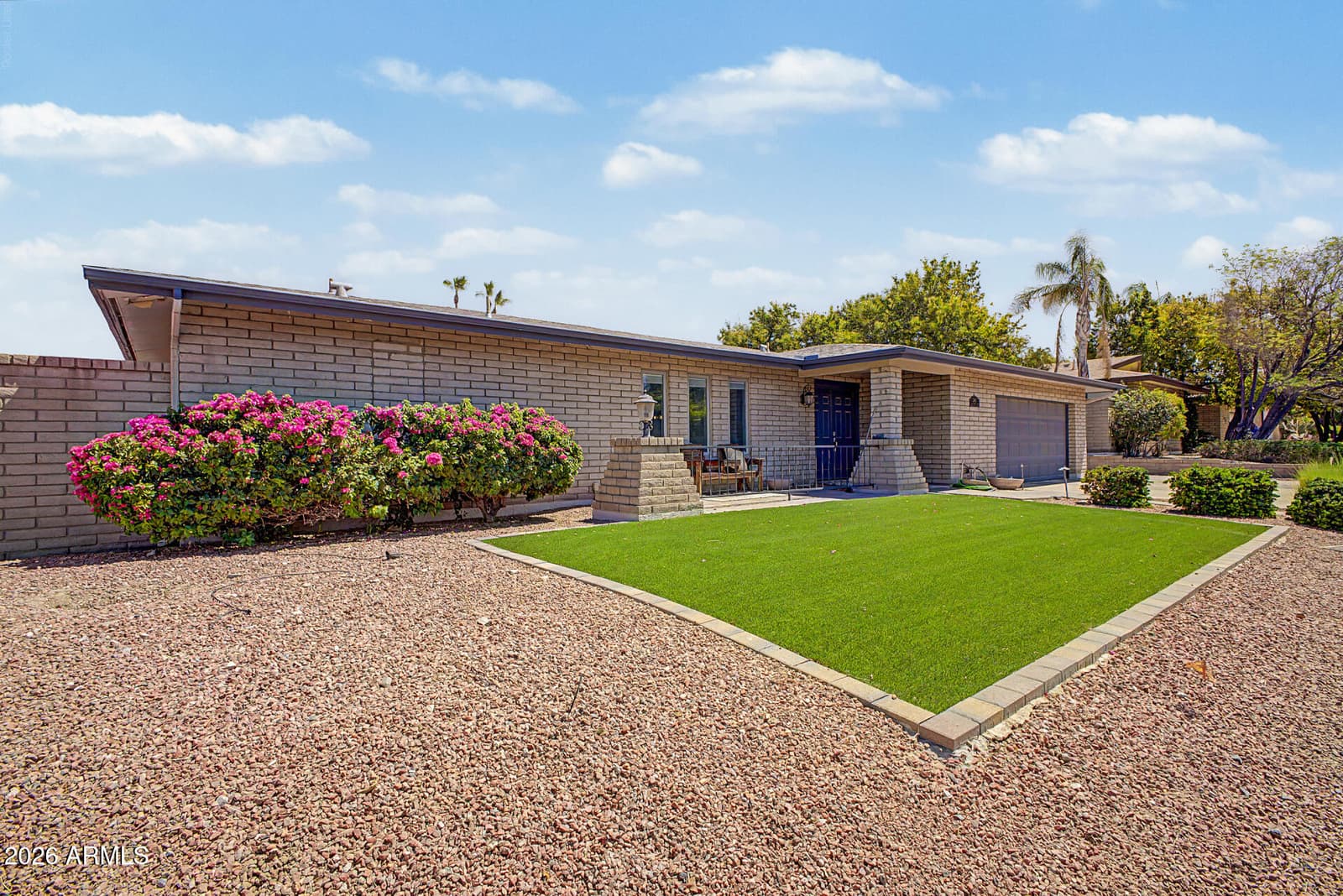 2802 E MISSION Lane, Phoenix, AZ 85028 — photo 2 of 56
