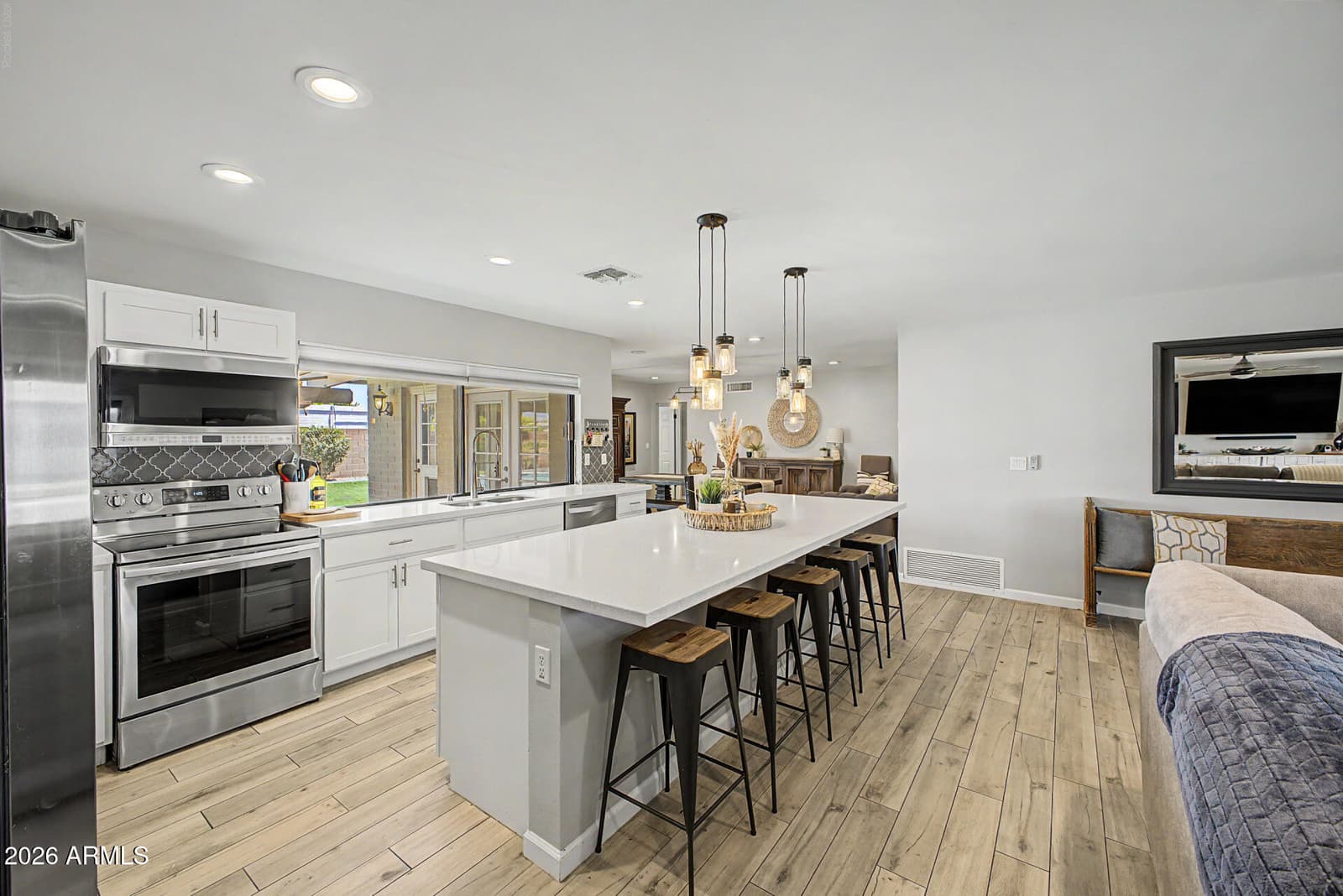 2802 E MISSION Lane, Phoenix, AZ 85028 — photo 13 of 56