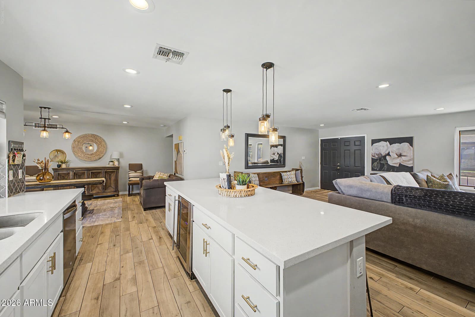 2802 E MISSION Lane, Phoenix, AZ 85028 — photo 14 of 56