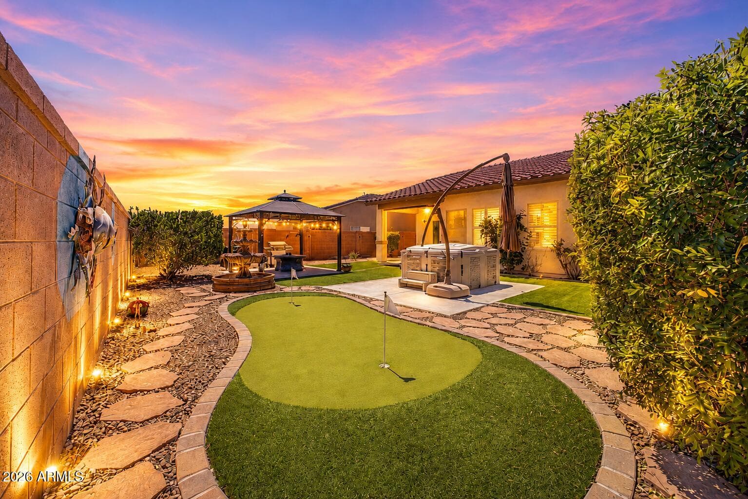 945 W EMPRESS TREE Avenue, San Tan Valley, AZ 85140