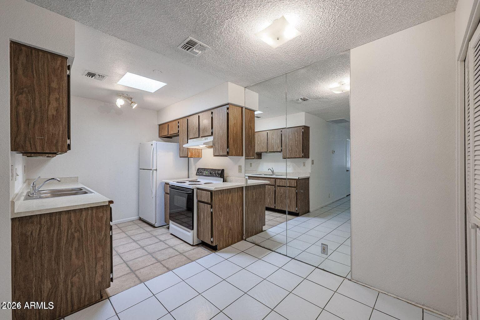 9001 W ELM Street 7, Phoenix, AZ 85037 — photo 19 of 24