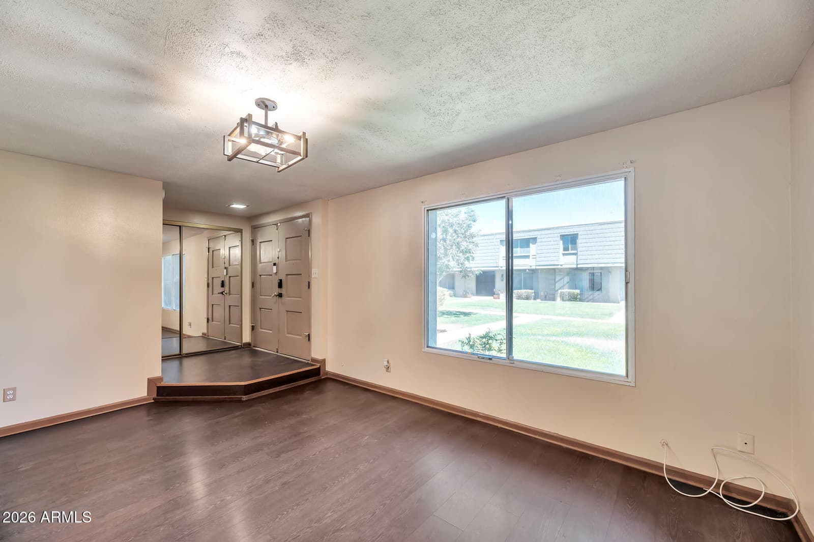 2025 W ELM Street, Phoenix, AZ 85015 — photo 3 of 25
