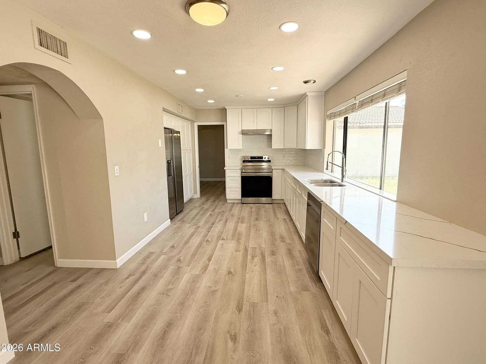 1529 E EDGEWATER Drive, Tempe, AZ 85283 — photo 3 of 32