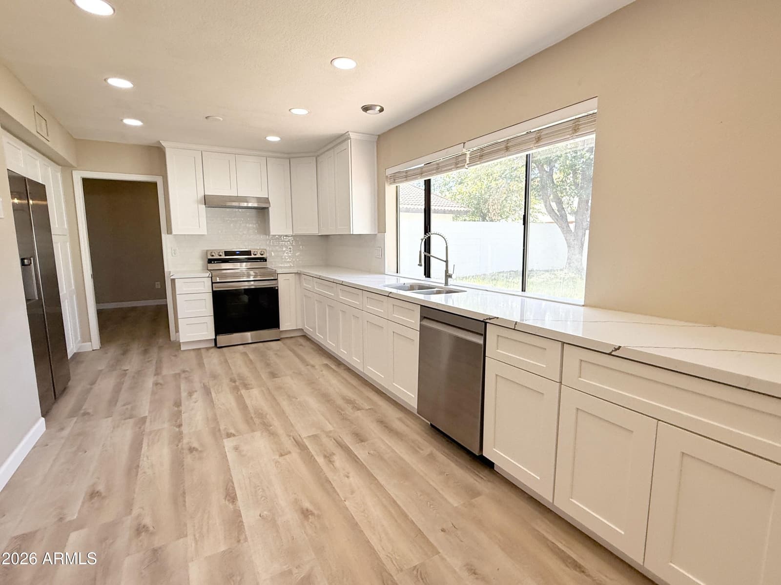 1529 E EDGEWATER Drive, Tempe, AZ 85283 — photo 4 of 32