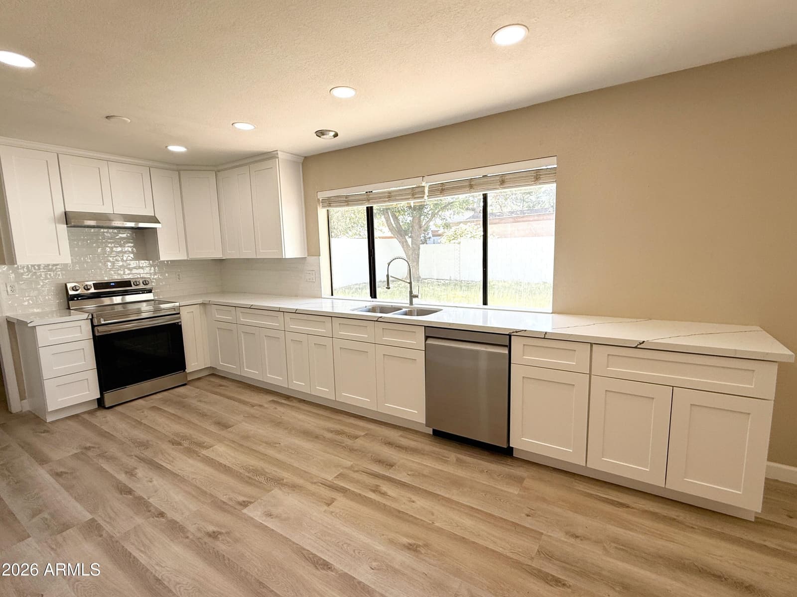 1529 E EDGEWATER Drive, Tempe, AZ 85283 — photo 2 of 32