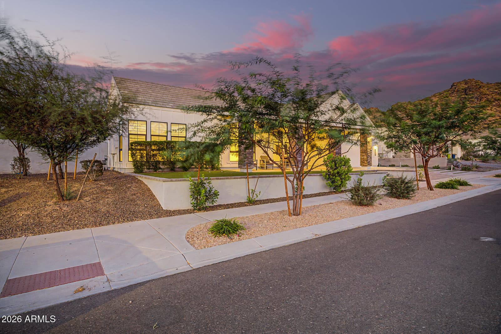 9407 S 13TH Way, Phoenix, AZ 85042 — photo 3 of 98