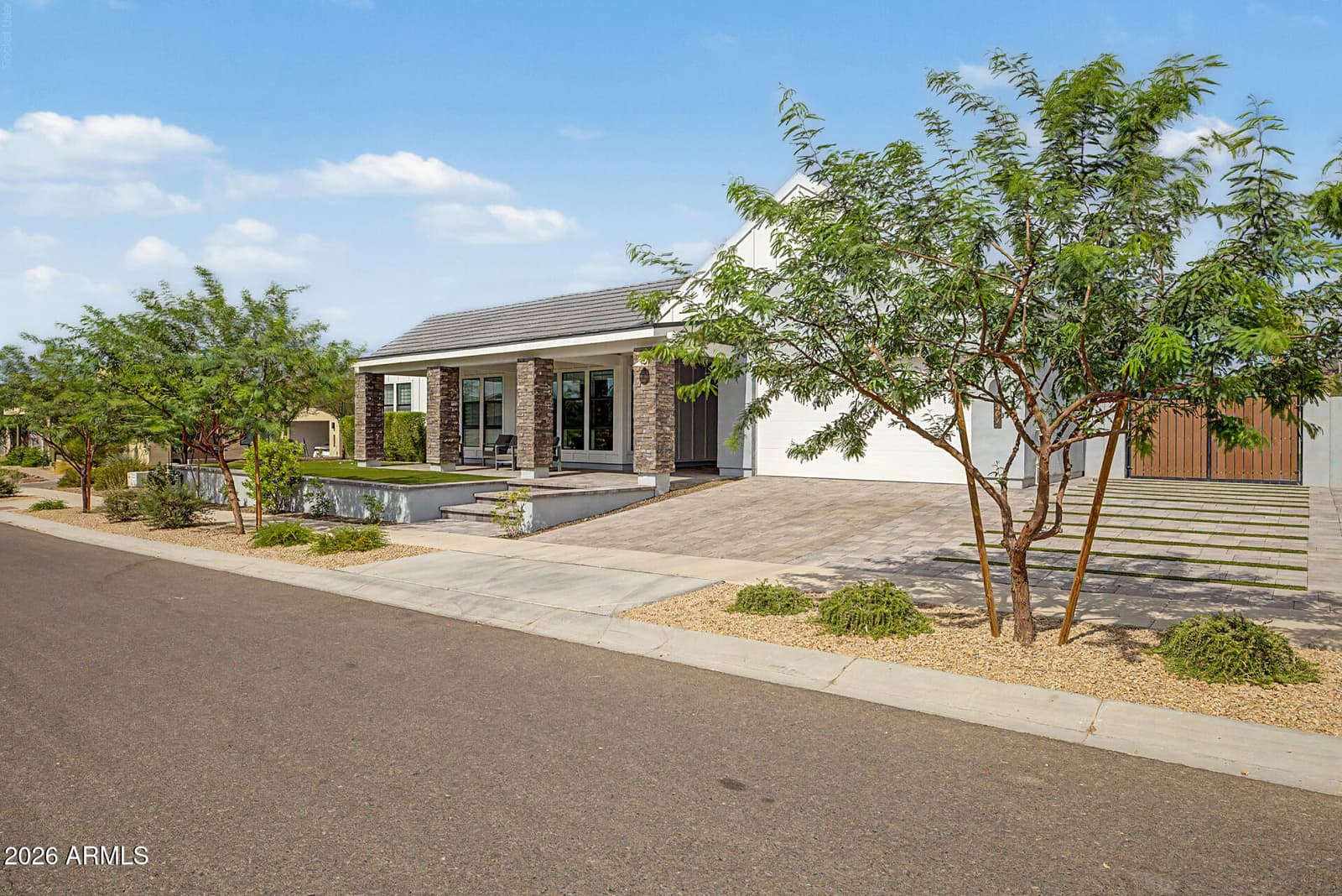 9407 S 13TH Way, Phoenix, AZ 85042 — photo 8 of 98