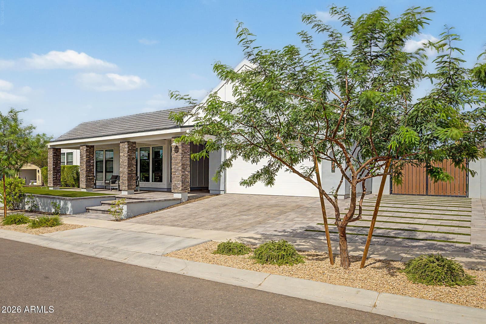 9407 S 13TH Way, Phoenix, AZ 85042 — photo 9 of 98