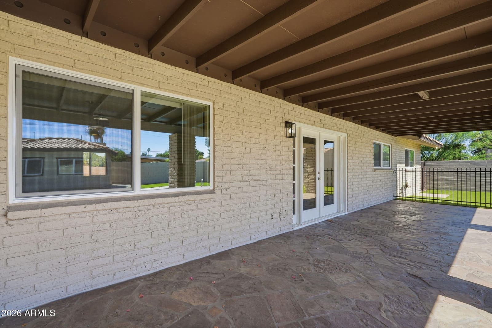 2515 S PALM Drive, Tempe, AZ 85282 — photo 5 of 56