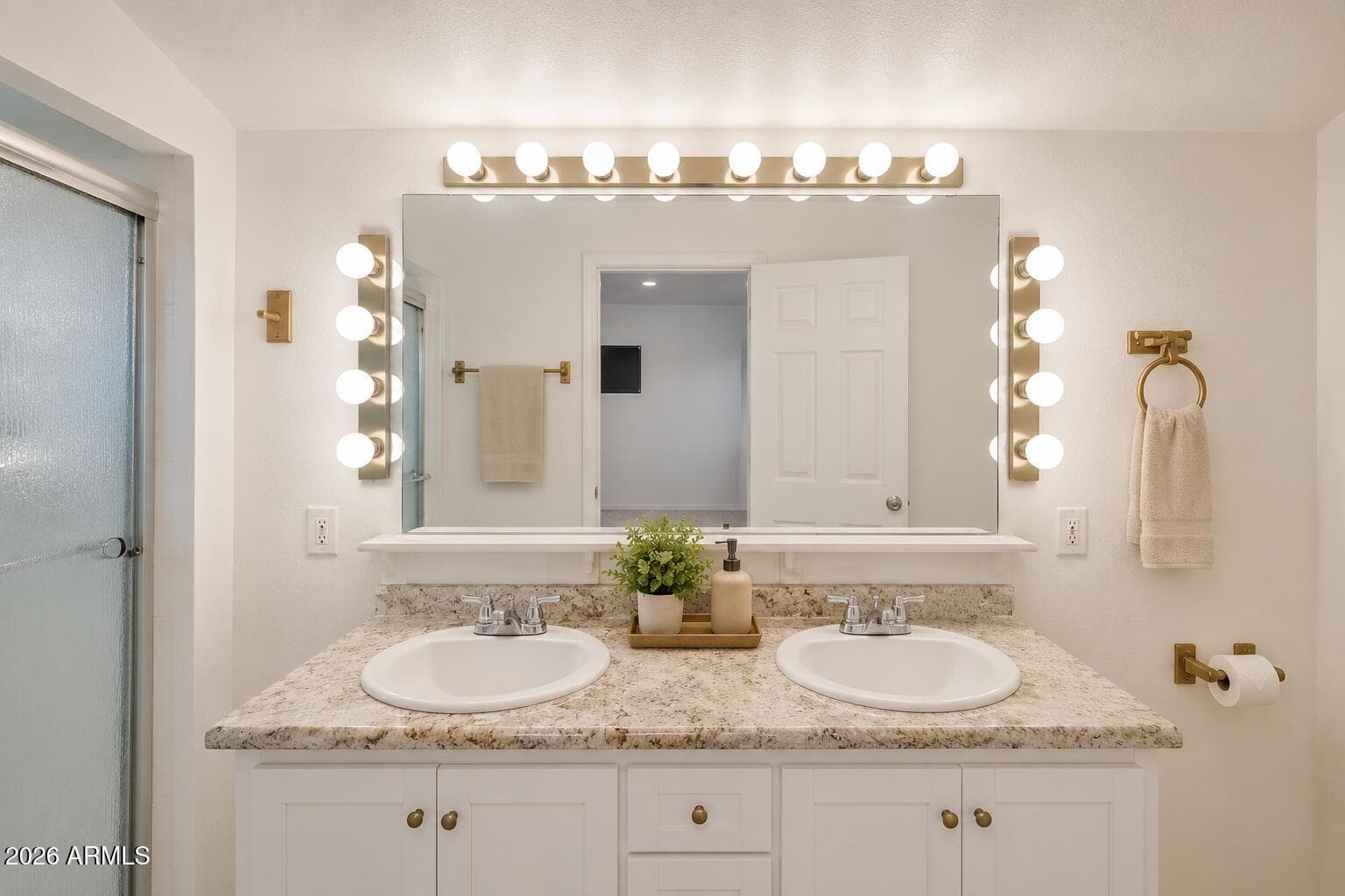 7 S CATALINA Street, Gilbert, AZ 85233 — photo 14 of 22