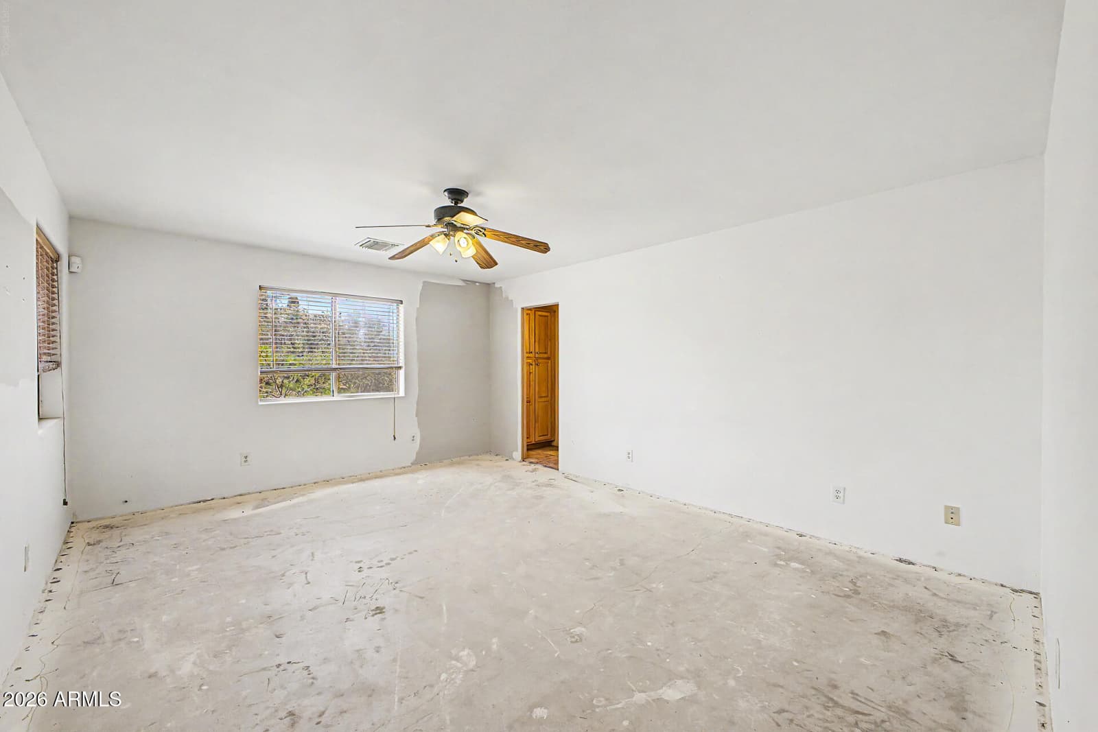 407 E HONDA BOW Road, Phoenix, AZ 85086 — photo 13 of 32