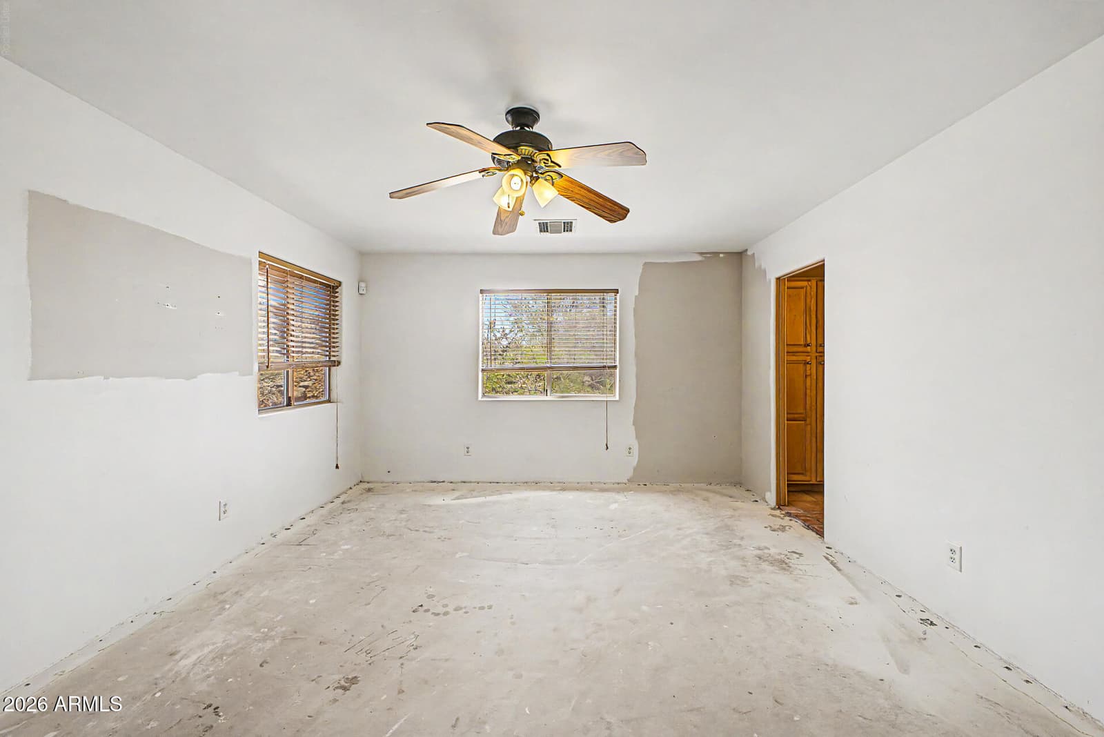 407 E HONDA BOW Road, Phoenix, AZ 85086 — photo 15 of 32
