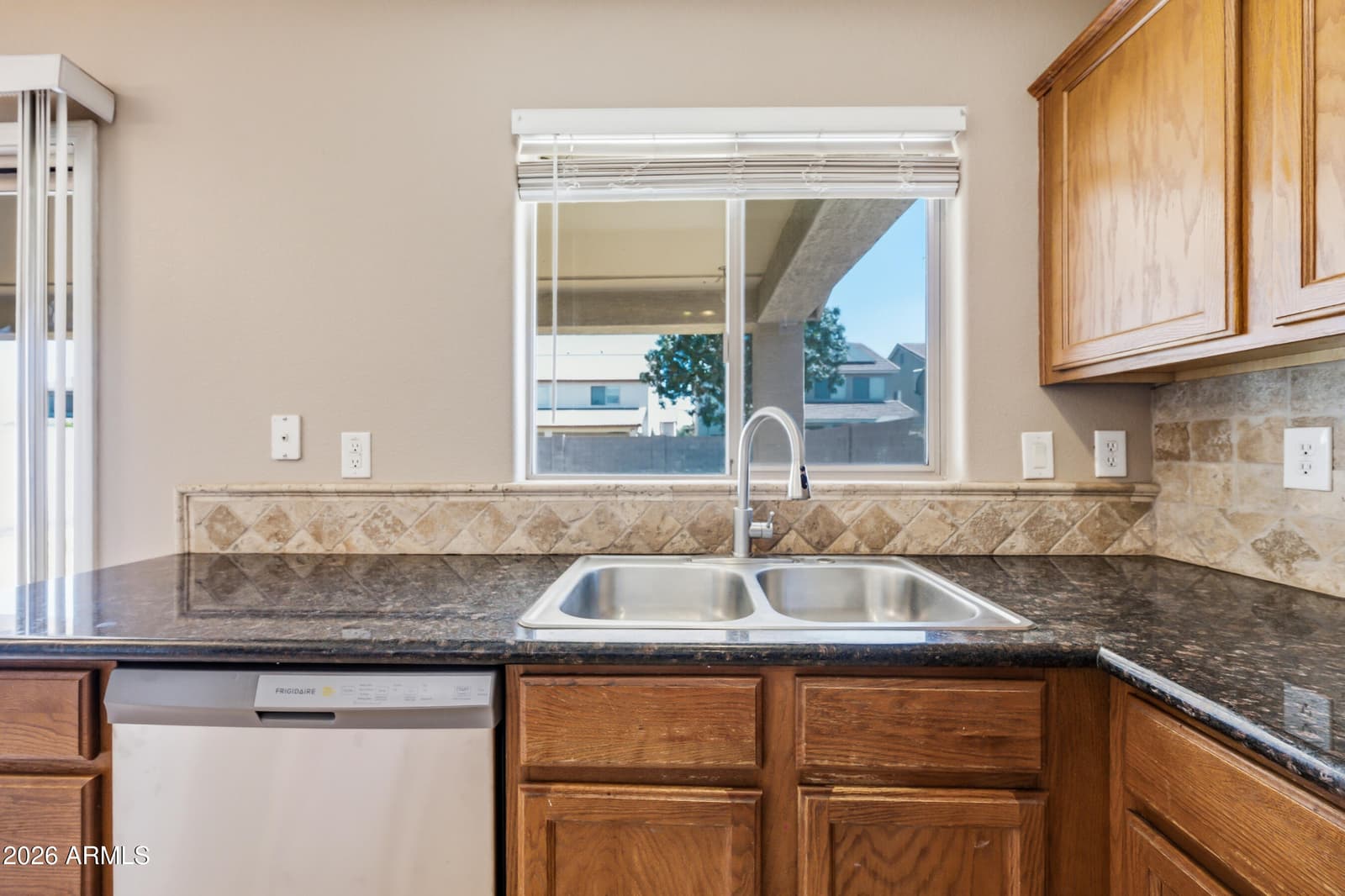 779 E BRADSTOCK Way, San Tan Valley, AZ 85140 — photo 9 of 36