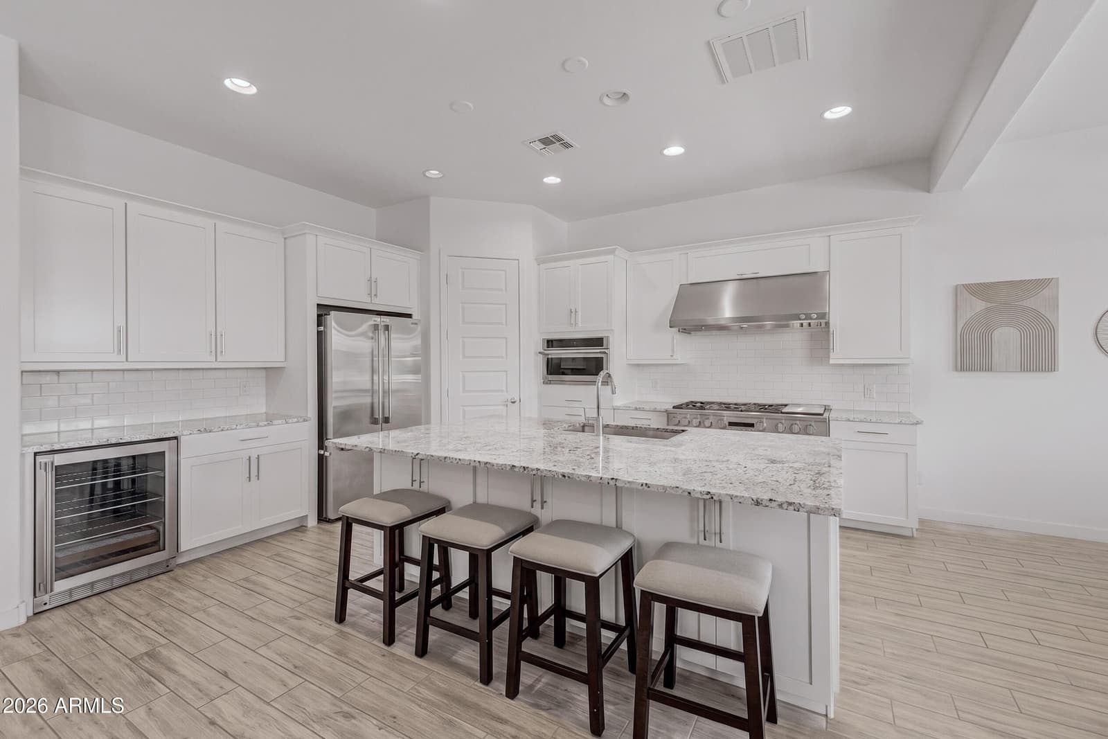 256 E GEMINI Place, Chandler, AZ 85249 — photo 6 of 32