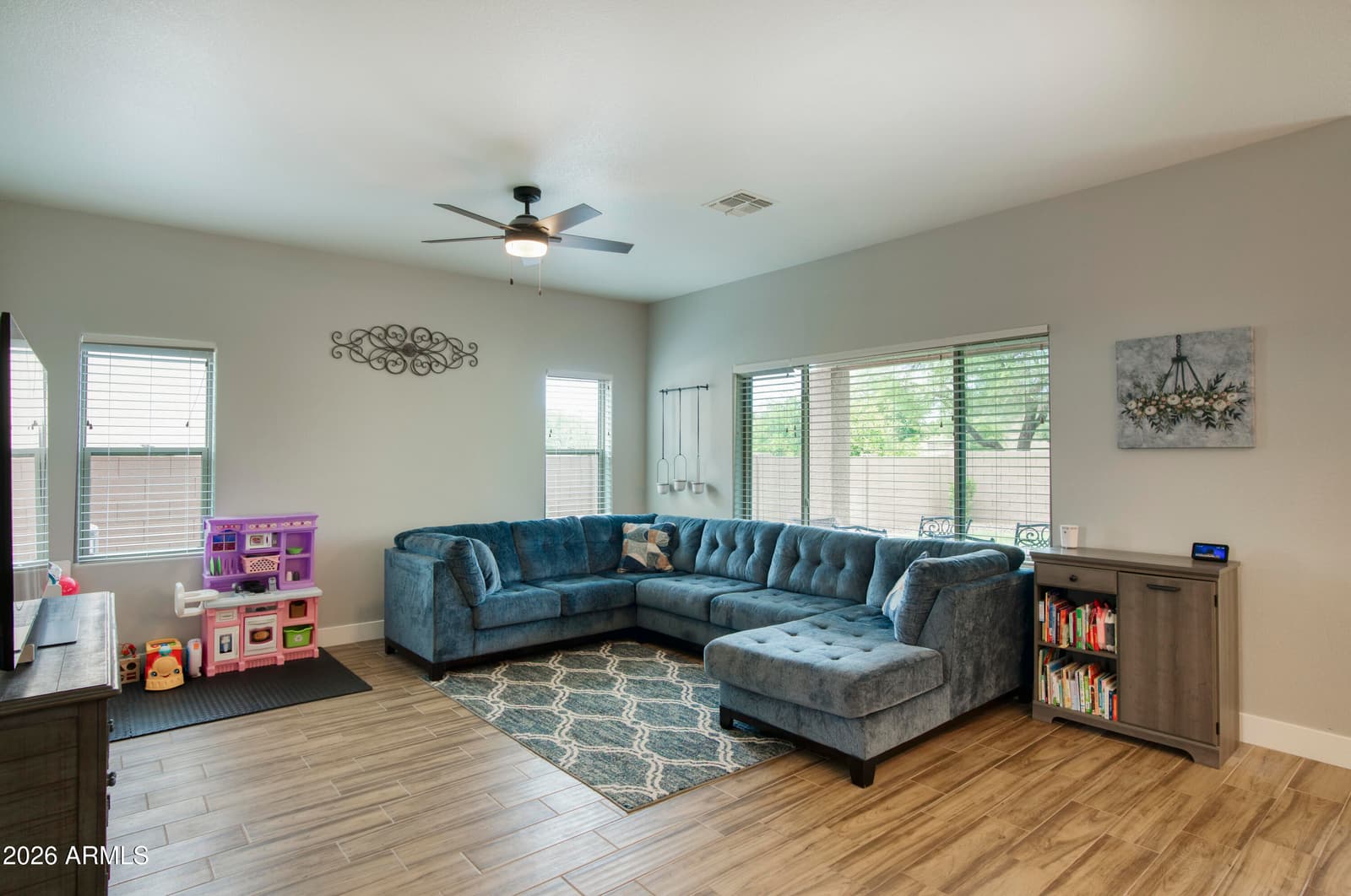 8524 E NIDO Avenue, Mesa, AZ 85209 — photo 7 of 49