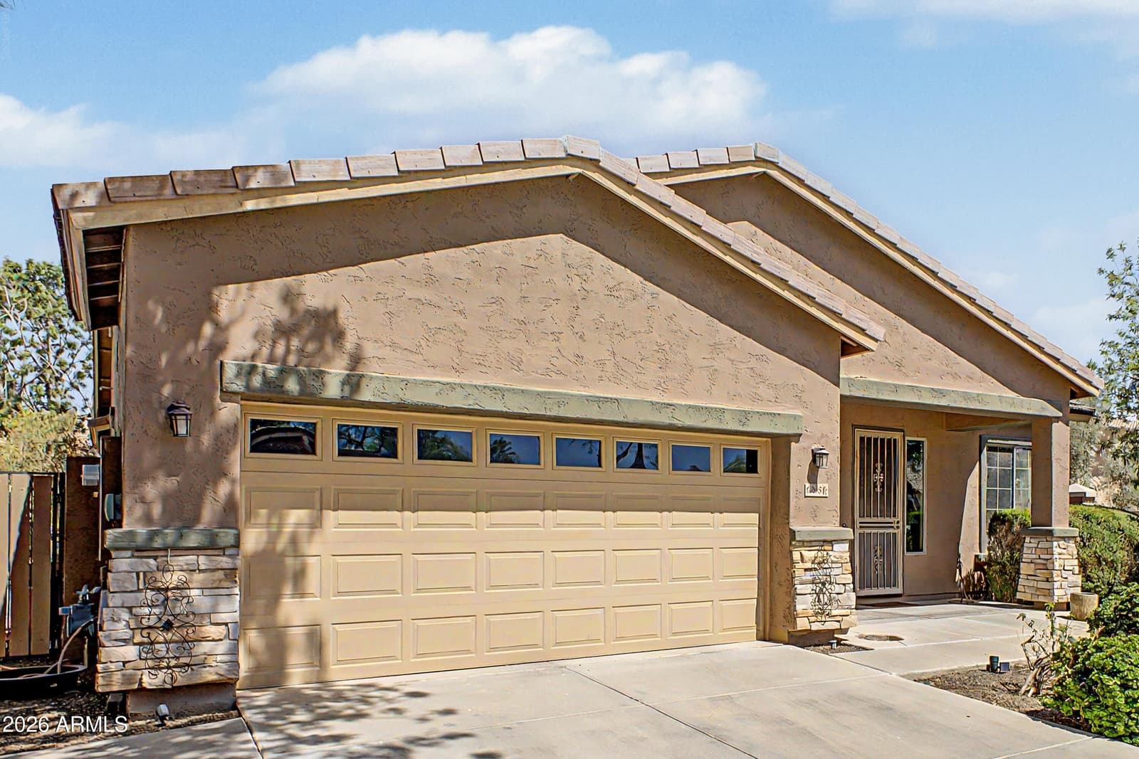 6295 S FAWN Court, Gilbert, AZ 85298 — photo 2 of 32
