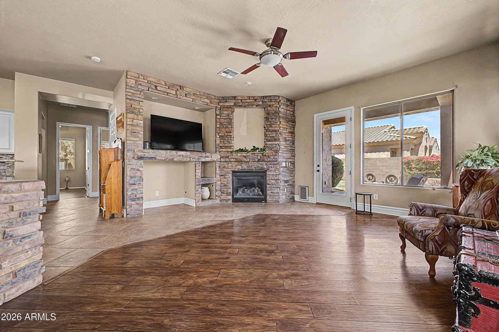 6295 S FAWN Court, Gilbert, AZ 85298 — photo 7 of 32