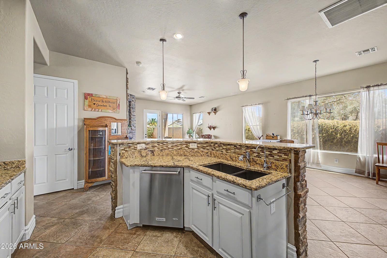 6295 S FAWN Court, Gilbert, AZ 85298 — photo 14 of 32