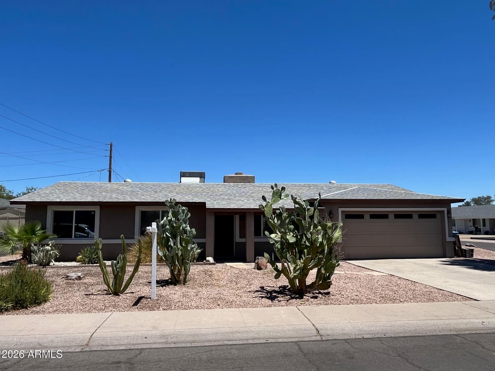 7801 N 37TH Avenue, Phoenix, AZ 85051 — photo 3 of 24