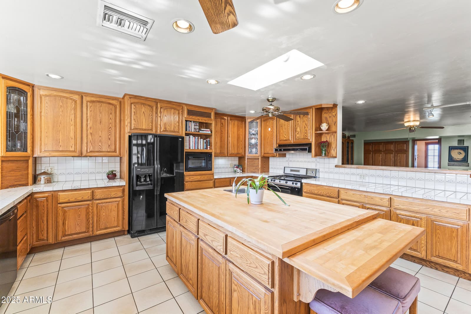 2047 W CAMBRIDGE Avenue, Phoenix, AZ 85009 — photo 33 of 54