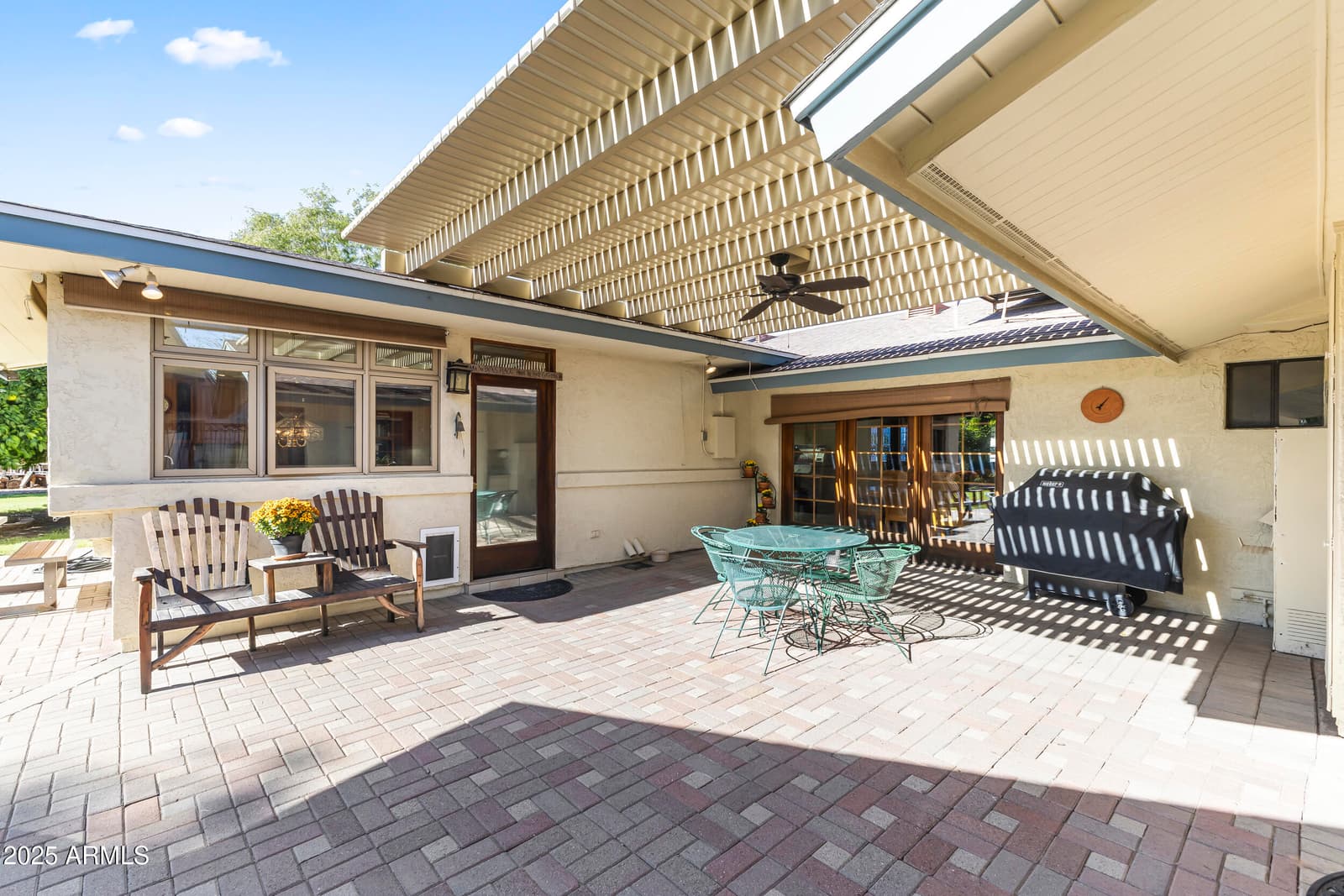 2047 W CAMBRIDGE Avenue, Phoenix, AZ 85009 — photo 35 of 54