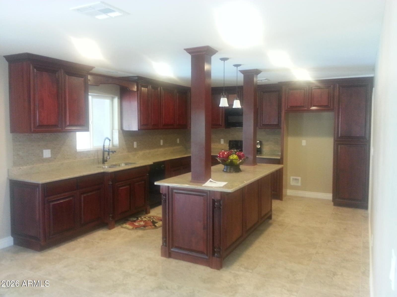 7801 N 37TH Avenue, Phoenix, AZ 85051 — photo 5 of 24