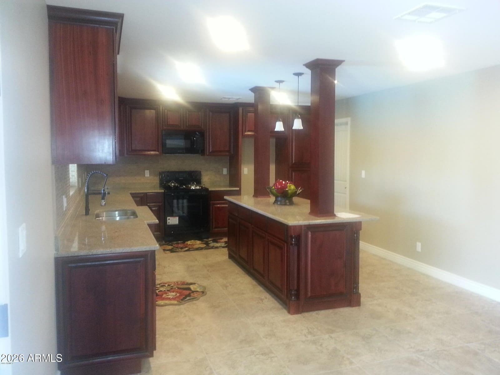 7801 N 37TH Avenue, Phoenix, AZ 85051 — photo 6 of 24