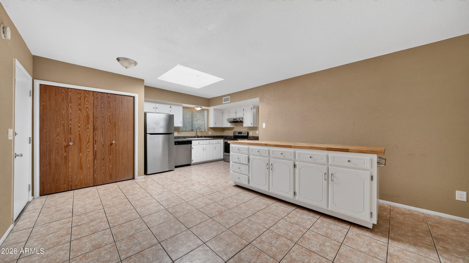 1460 PASEO SAN LUIS, Sierra Vista, AZ 85635 — photo 4 of 46