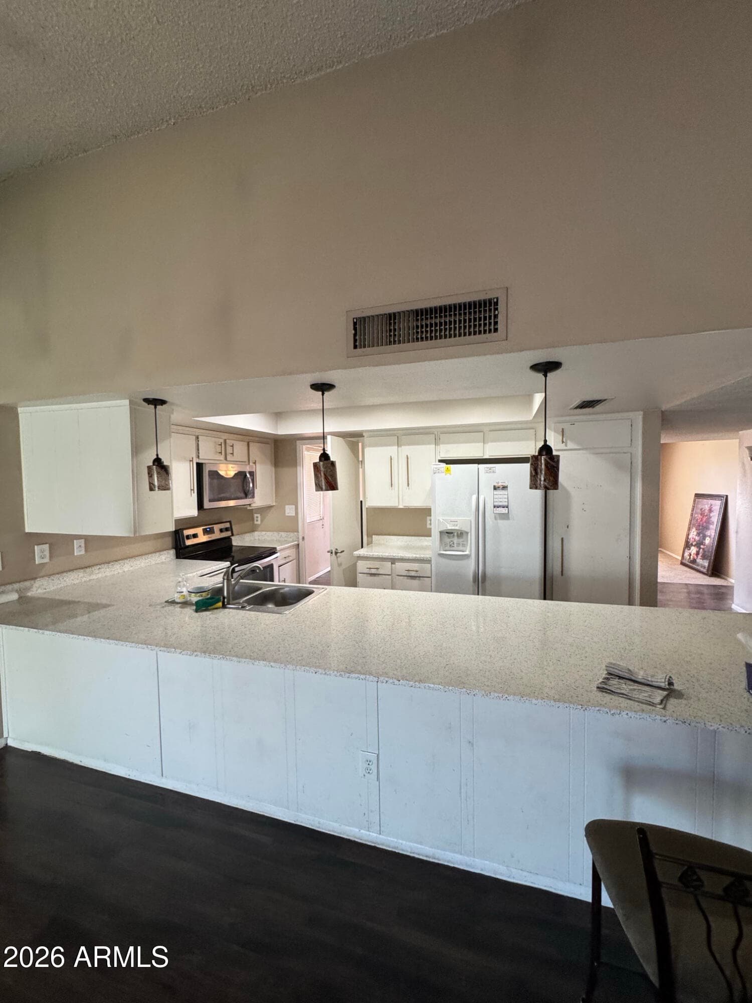 6540 W HAZELWOOD Street, Phoenix, AZ 85033 — photo 6 of 32