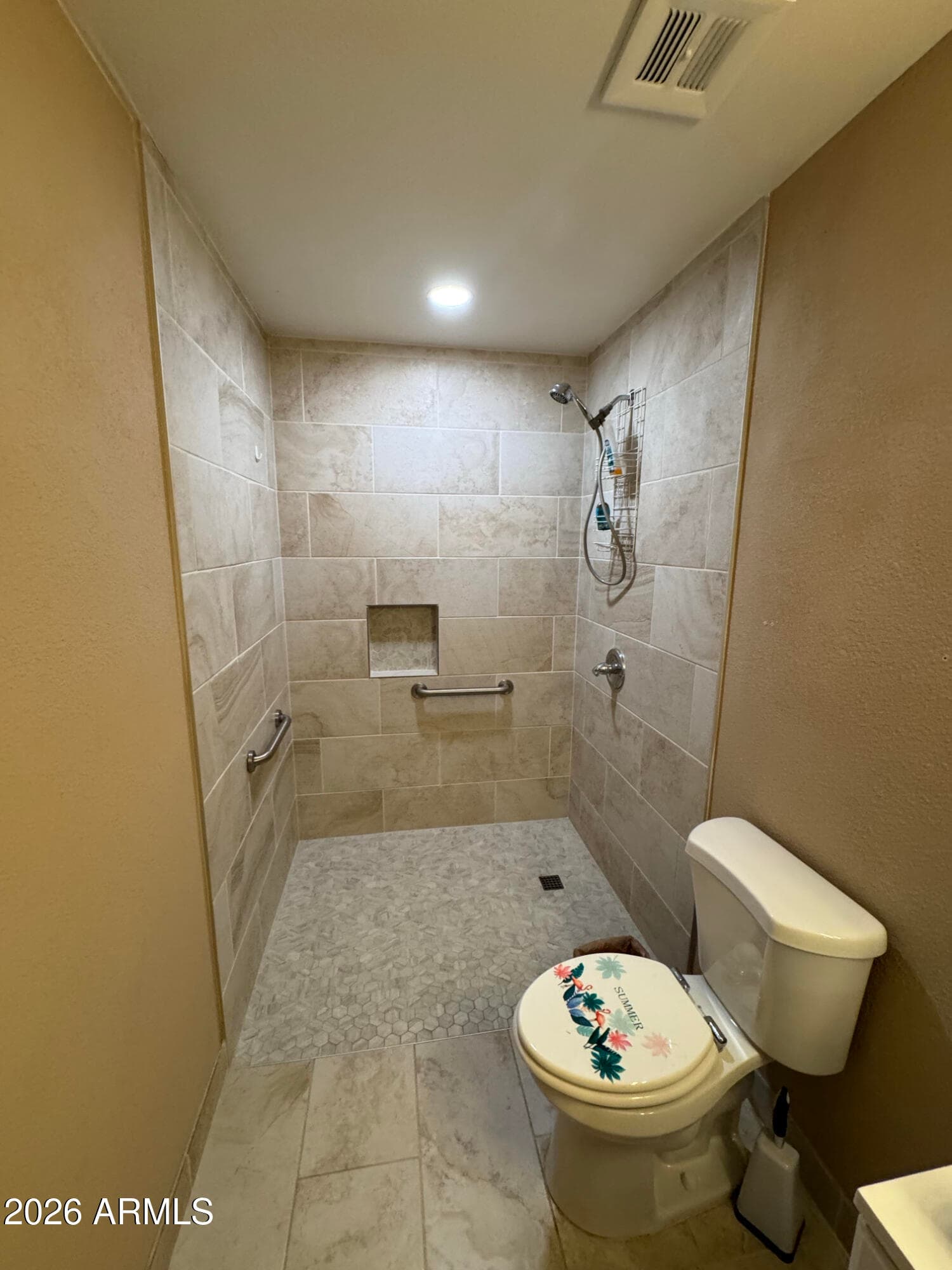 6540 W HAZELWOOD Street, Phoenix, AZ 85033 — photo 10 of 32