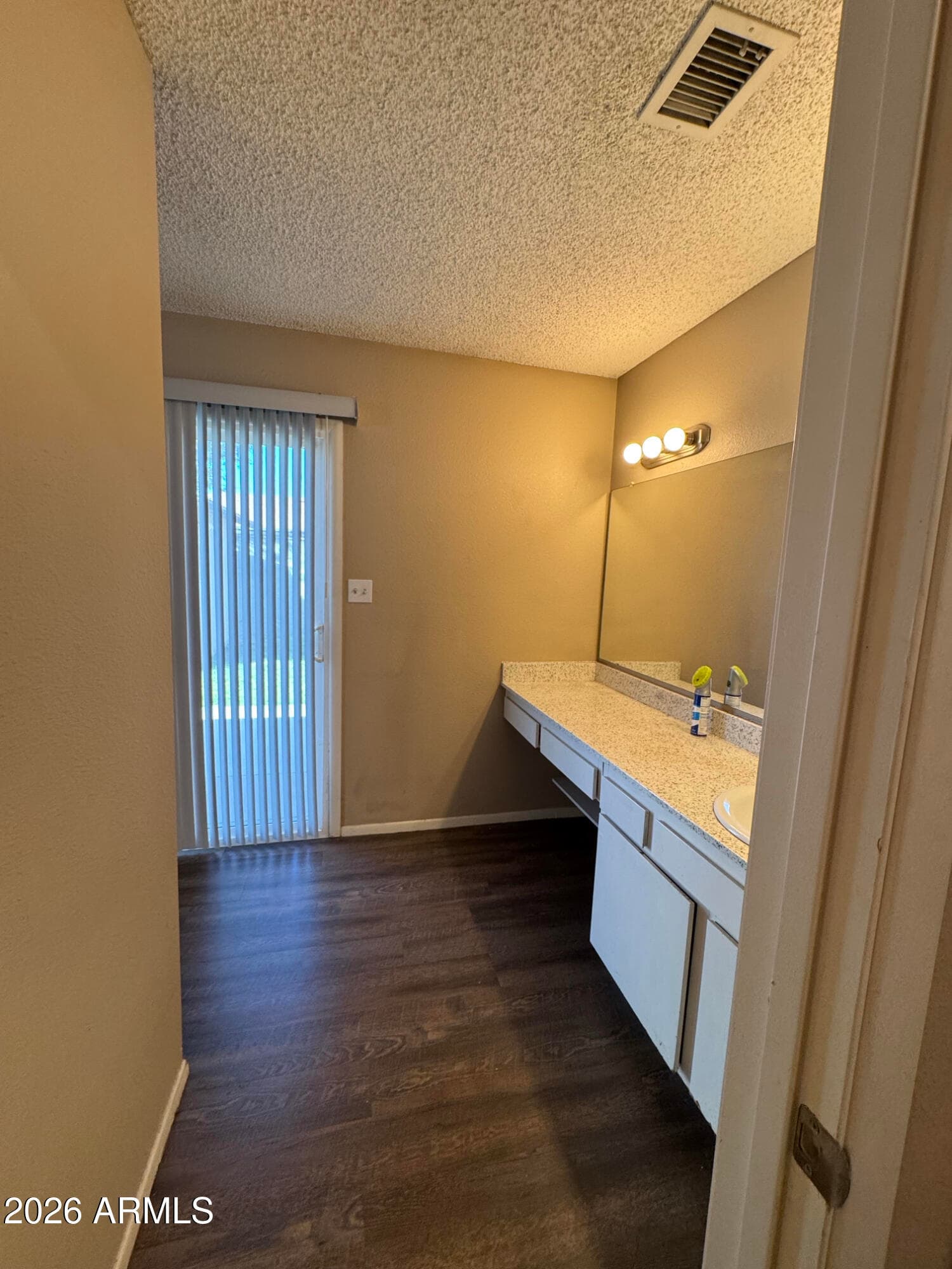 6540 W HAZELWOOD Street, Phoenix, AZ 85033 — photo 15 of 32