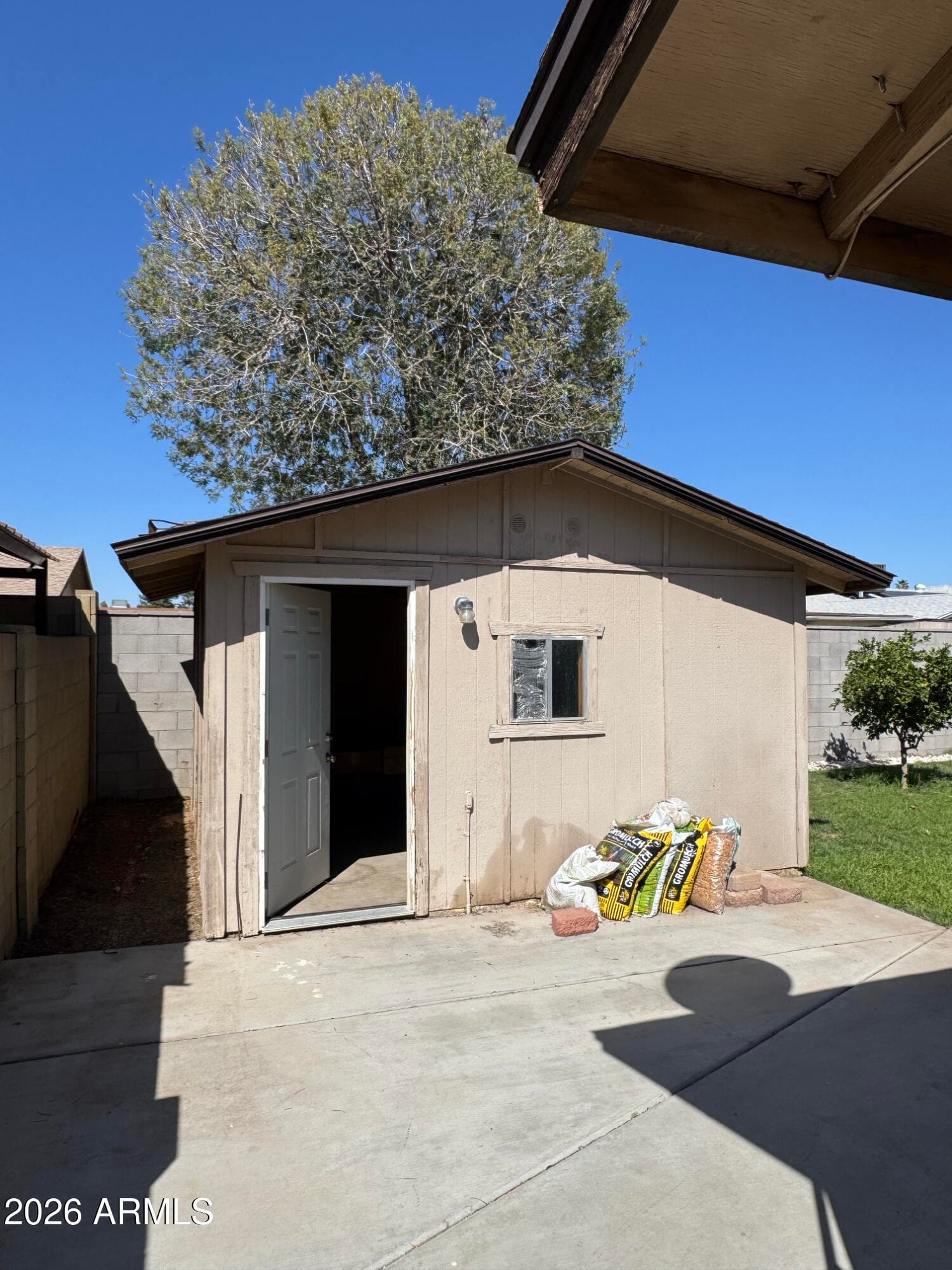 6540 W HAZELWOOD Street, Phoenix, AZ 85033 — photo 25 of 32
