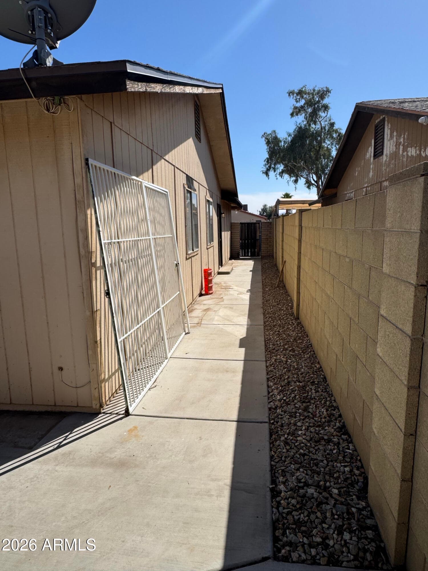 6540 W HAZELWOOD Street, Phoenix, AZ 85033 — photo 27 of 32